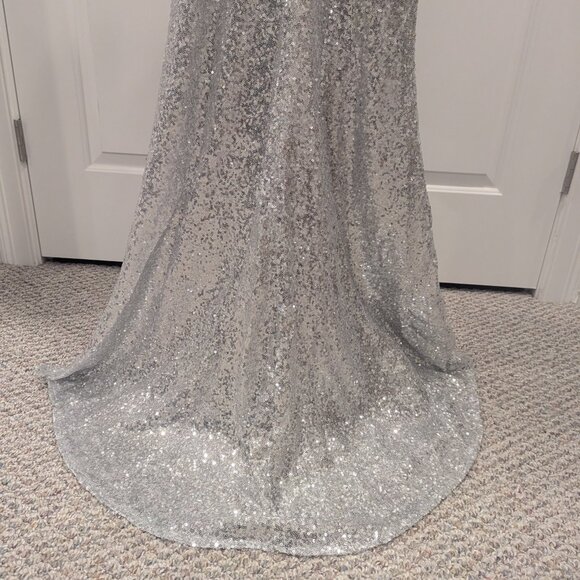 BEBE Silver Sequin Gown Brand new with tags SZ 00 - Picture 8 of 8